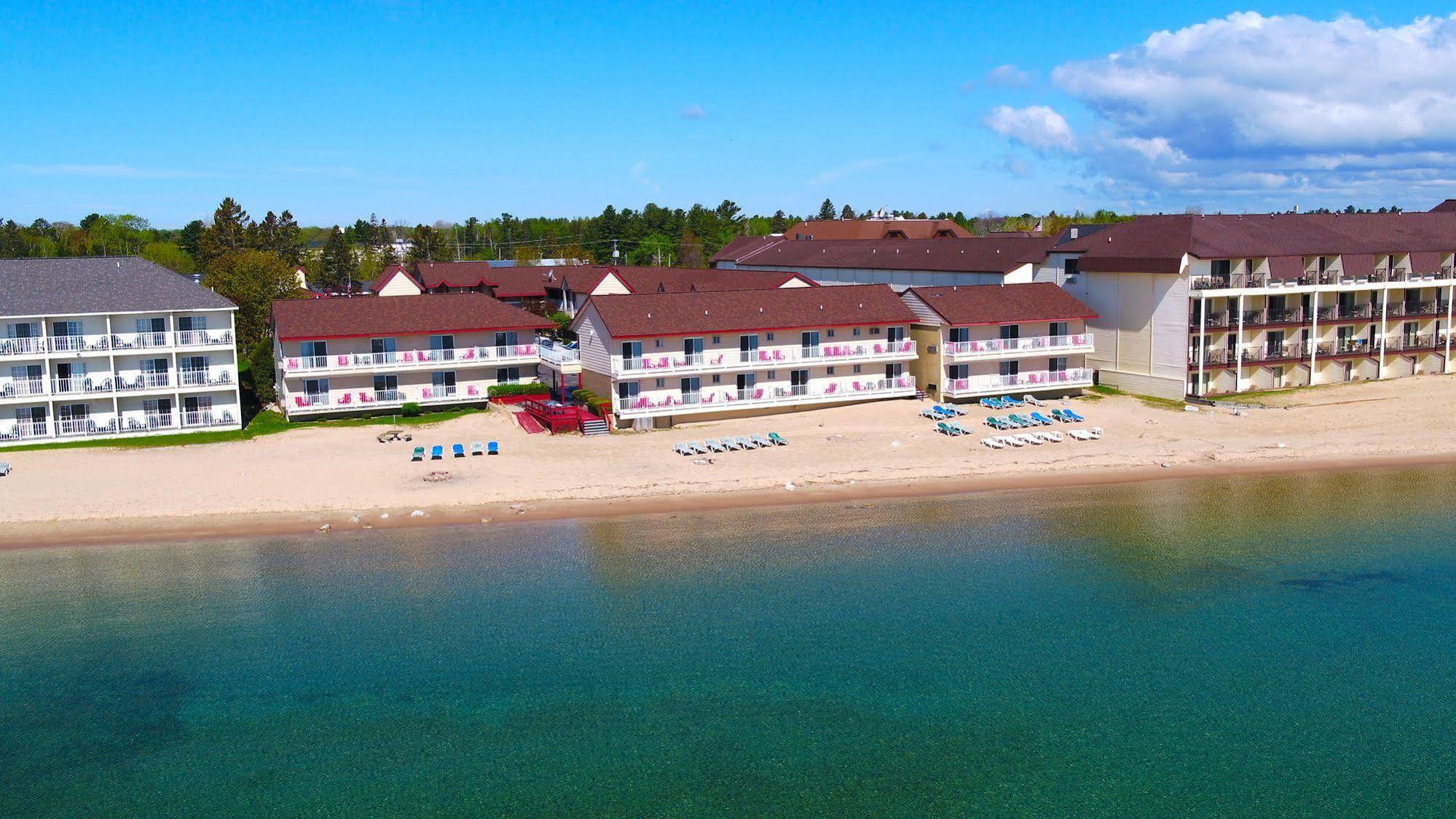 Super 8 Beachfront By Wyndham Mackinaw City, Mi Zewnętrze zdjęcie