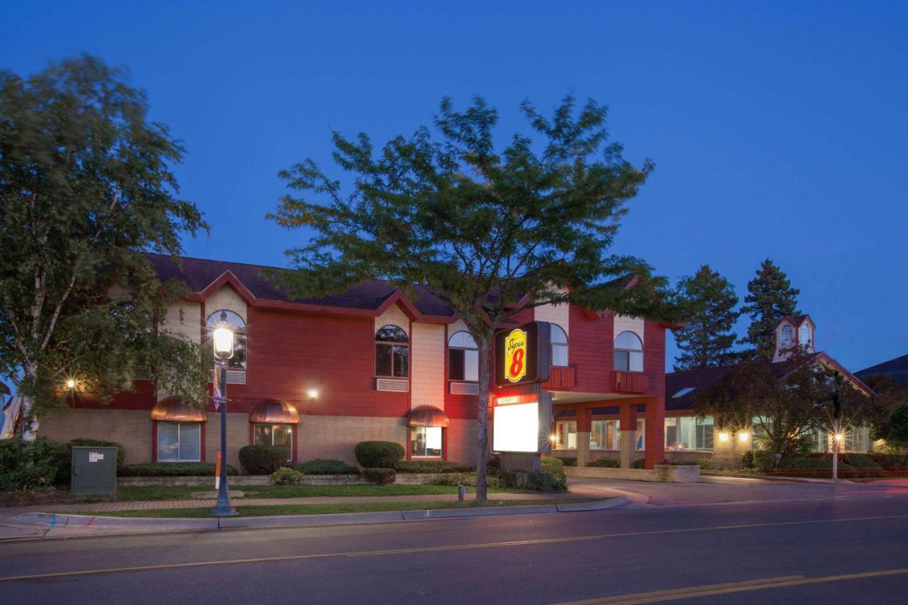 Super 8 Beachfront By Wyndham Mackinaw City, Mi Zewnętrze zdjęcie